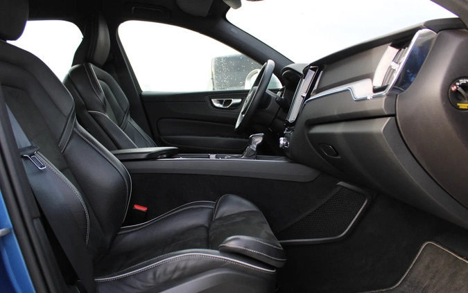 Volvo XC 60 cena 149999 przebieg: 81000, rok produkcji 2019 z Racibórz małe 137